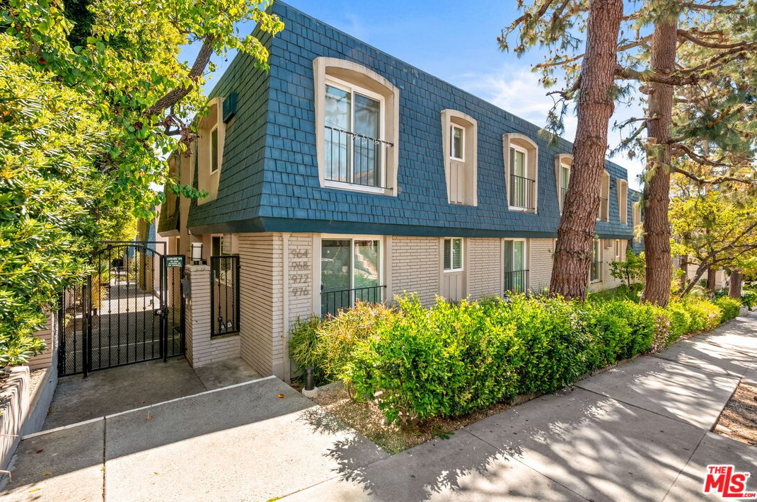 976 Larrabee St #232, Los Angeles, CA 90069