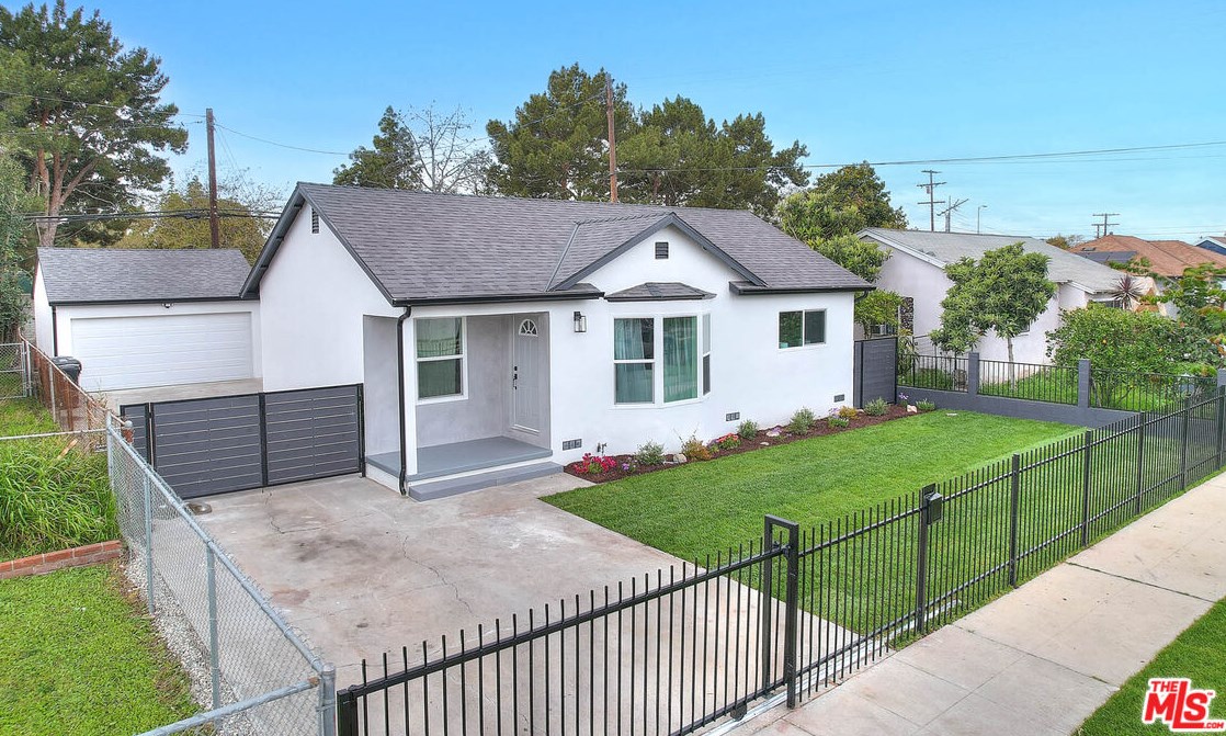 12023 Belhaven St, Los Angeles CA  90059-2832 exterior