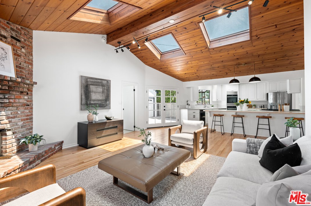 7912 Mcconnell Ave, Los Angeles CA  90045-1046 exterior