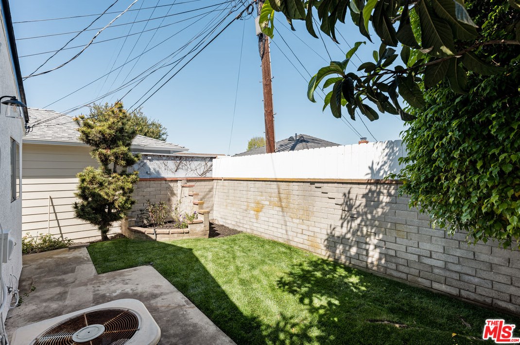 7912 Mcconnell Ave, Los Angeles CA  90045-1046 exterior