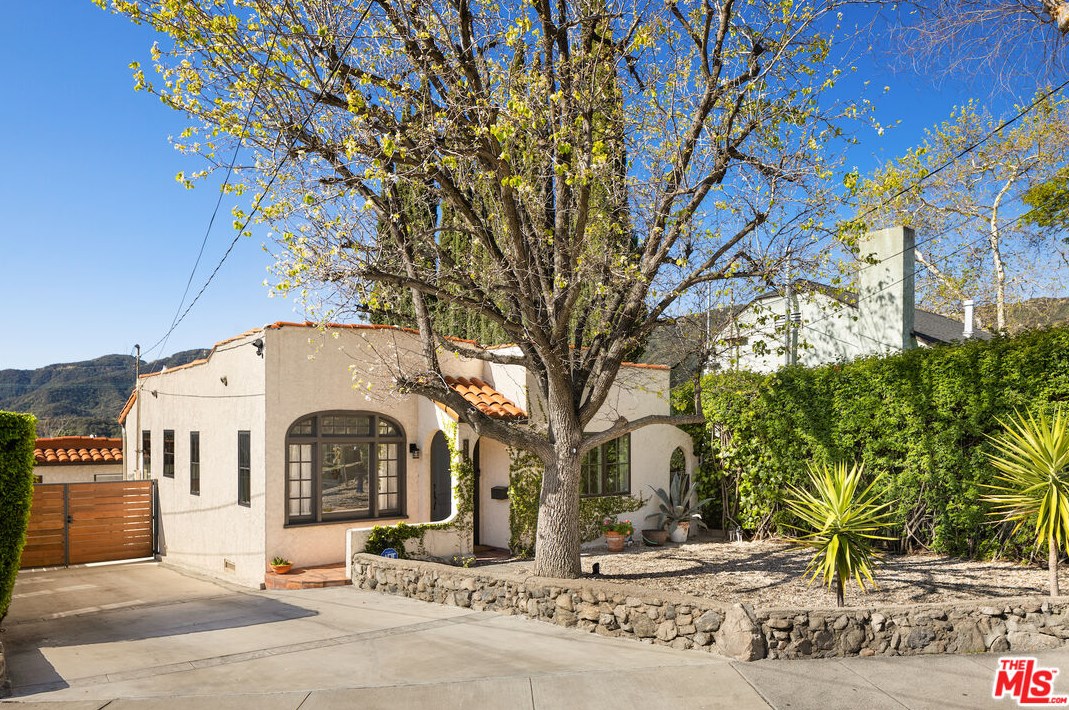 3320 Community Ave, Glendale, CA 91214