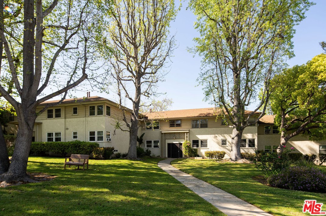5845 Bowcroft St, Los Angeles CA  90016-4956 exterior