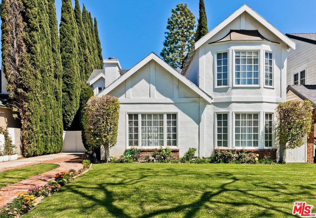 216 La Peer Dr, Beverly Hills CA  90211-1612 exterior