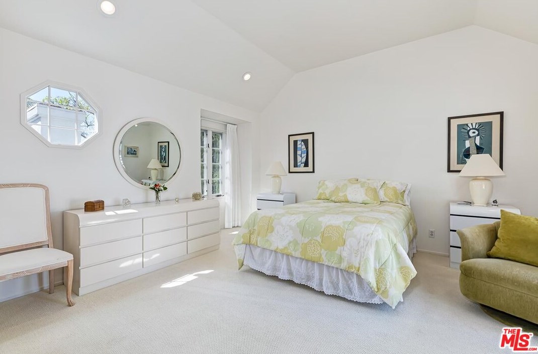 216 La Peer Dr, Beverly Hills CA  90211-1612 exterior