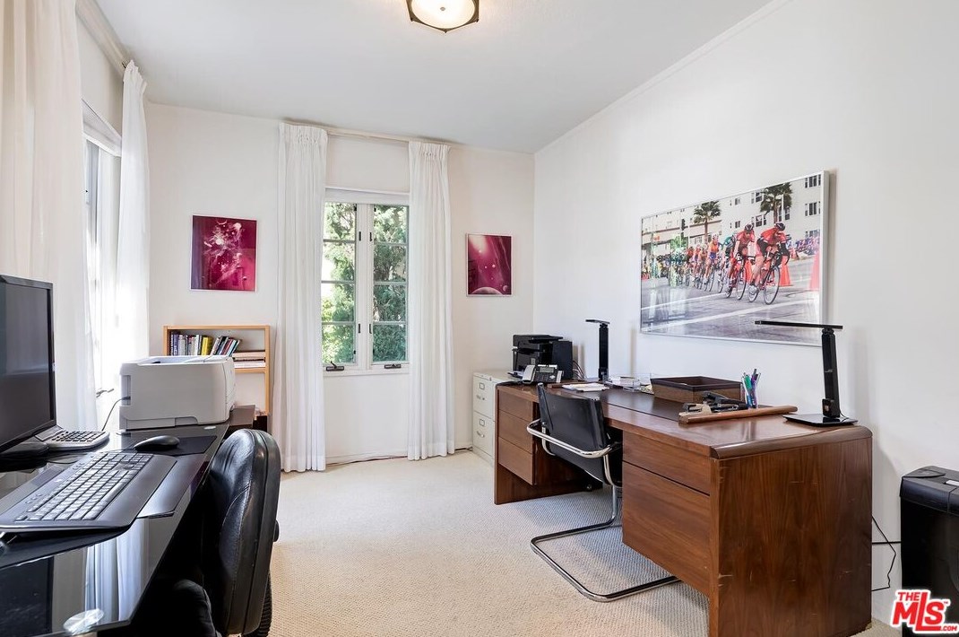 216 La Peer Dr, Beverly Hills CA  90211-1612 exterior