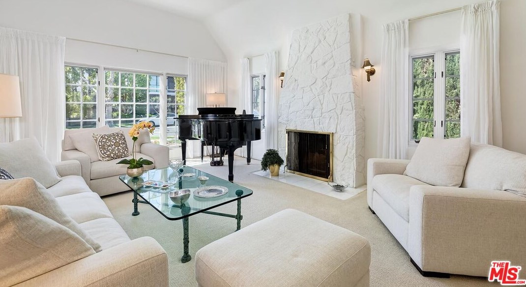 216 La Peer Dr, Beverly Hills CA  90211-1612 exterior