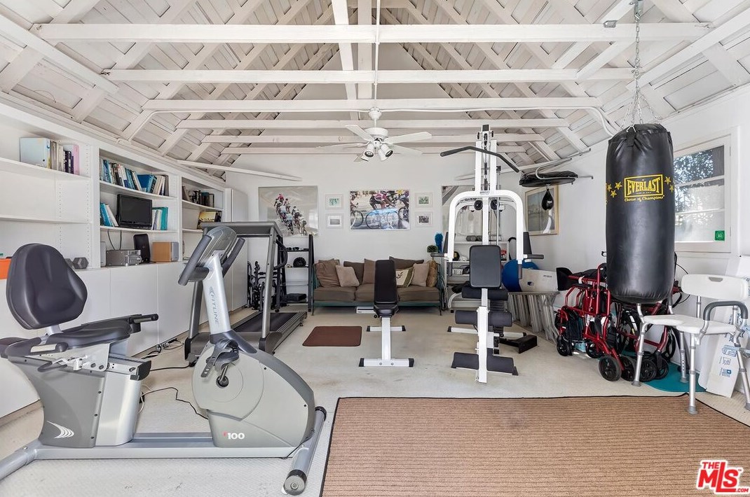 216 La Peer Dr, Beverly Hills CA  90211-1612 exterior