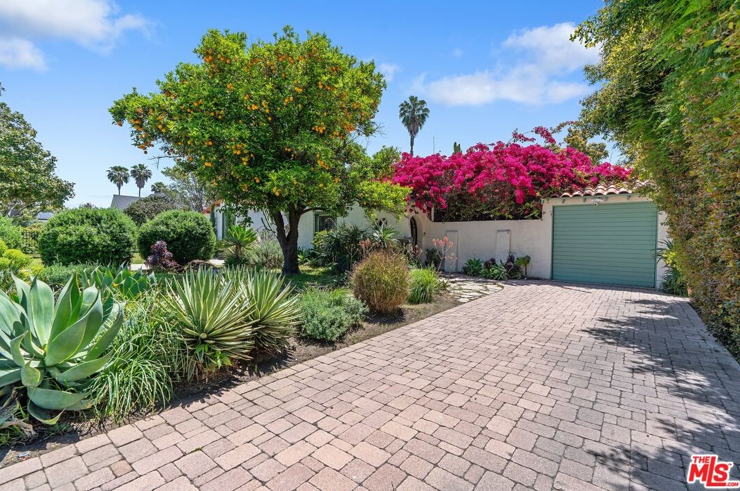 11212 Kling St, North Hollywood, CA 91602