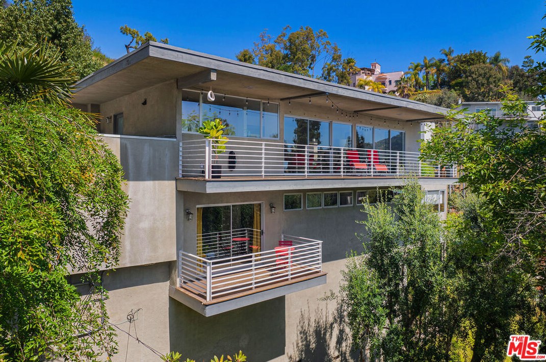 2980 Durand Dr, Los Angeles, CA 90068-1908
