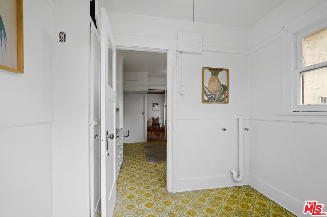 617 Gower St, Los Angeles CA  90038-3913 exterior