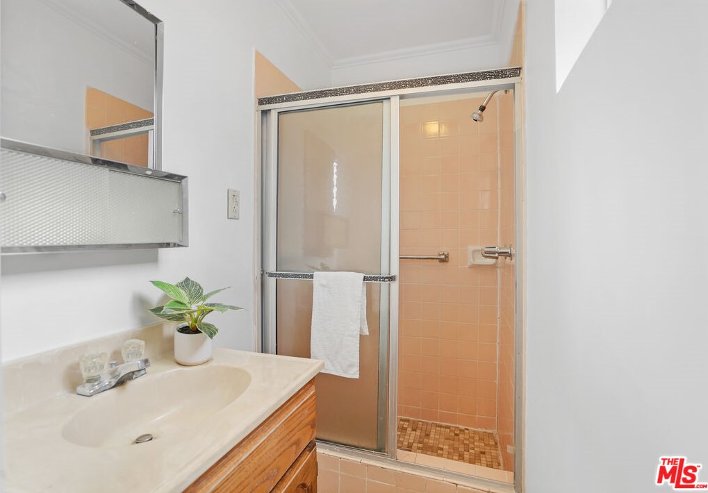 617 Gower St, Los Angeles CA  90038-3913 exterior