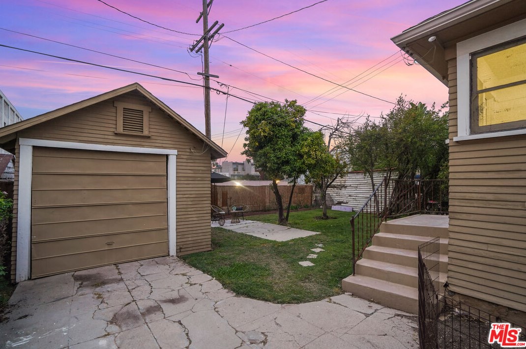 617 Gower St, Los Angeles CA  90038-3913 exterior