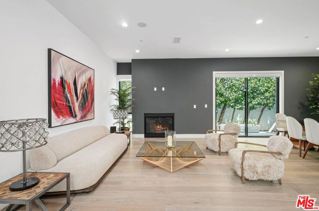 1808 Brockton Ave, Los Angeles, CA 90025