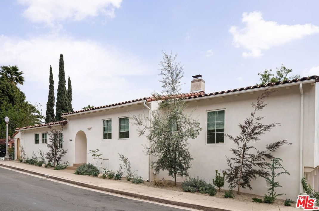 3656 Lowry Rd, Los Angeles CA  90027-1436 exterior