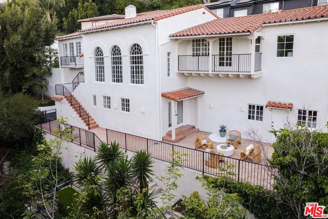 3656 Lowry Rd, Los Angeles CA  90027-1436 exterior