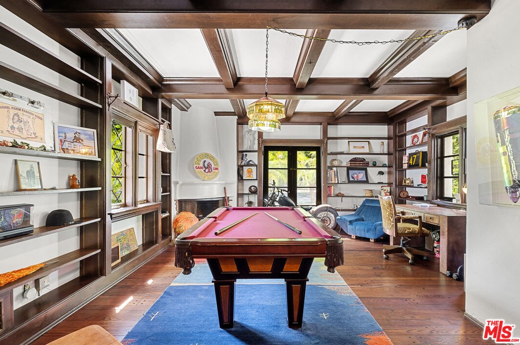 624 Arden Dr, Beverly Hills CA  90210-3511 exterior