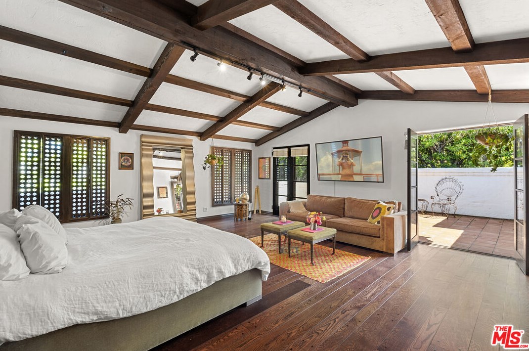 624 Arden Dr, Beverly Hills CA  90210-3511 exterior