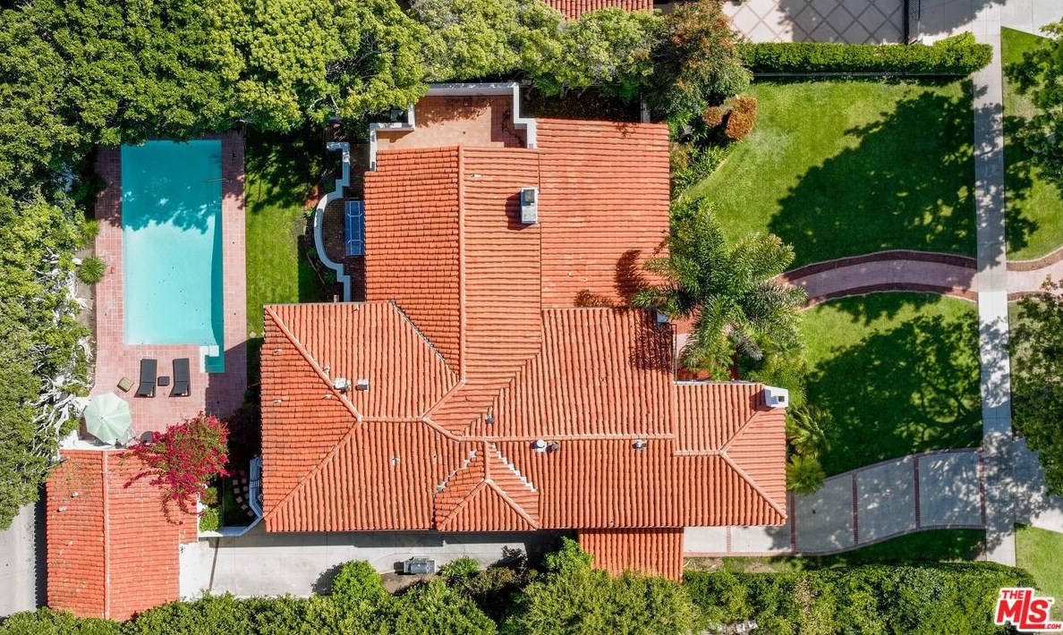 624 Arden Dr, Beverly Hills CA  90210-3511 exterior