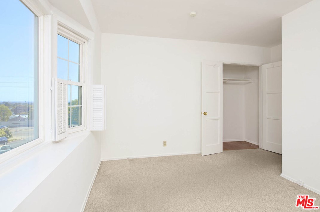 12321 Stanwood Dr, Los Angeles CA  90066-1056 exterior