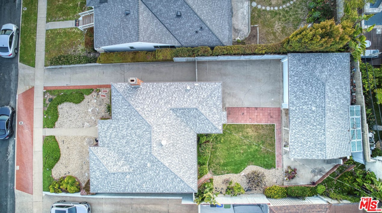 12321 Stanwood Dr, Los Angeles CA  90066-1056 exterior