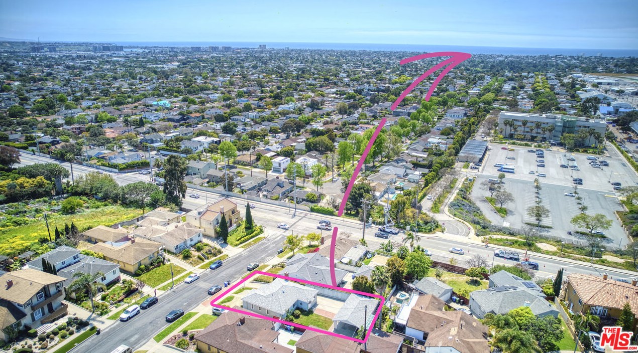 12321 Stanwood Dr, Los Angeles CA  90066-1056 exterior