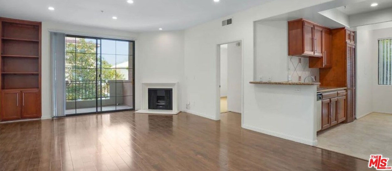10275 Missouri Ave, Los Angeles CA  90025-5578 exterior