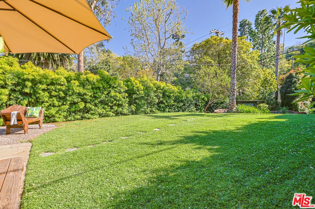 823 Wellesley Ave, Los Angeles, CA 90049