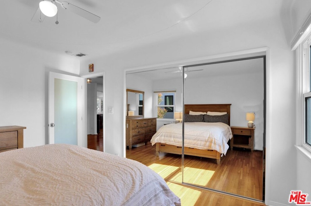 8320 Bleriot Ave, Los Angeles CA  90045-3025 exterior