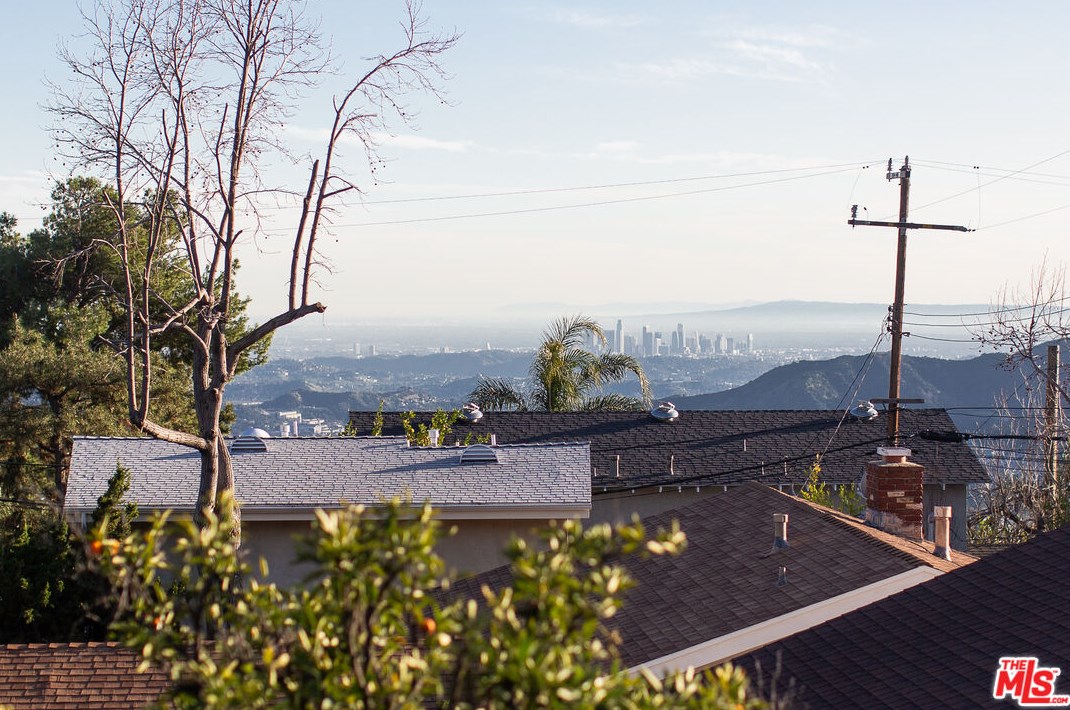 5514 Terrace Dr, Glendale CA  91214-1545 exterior