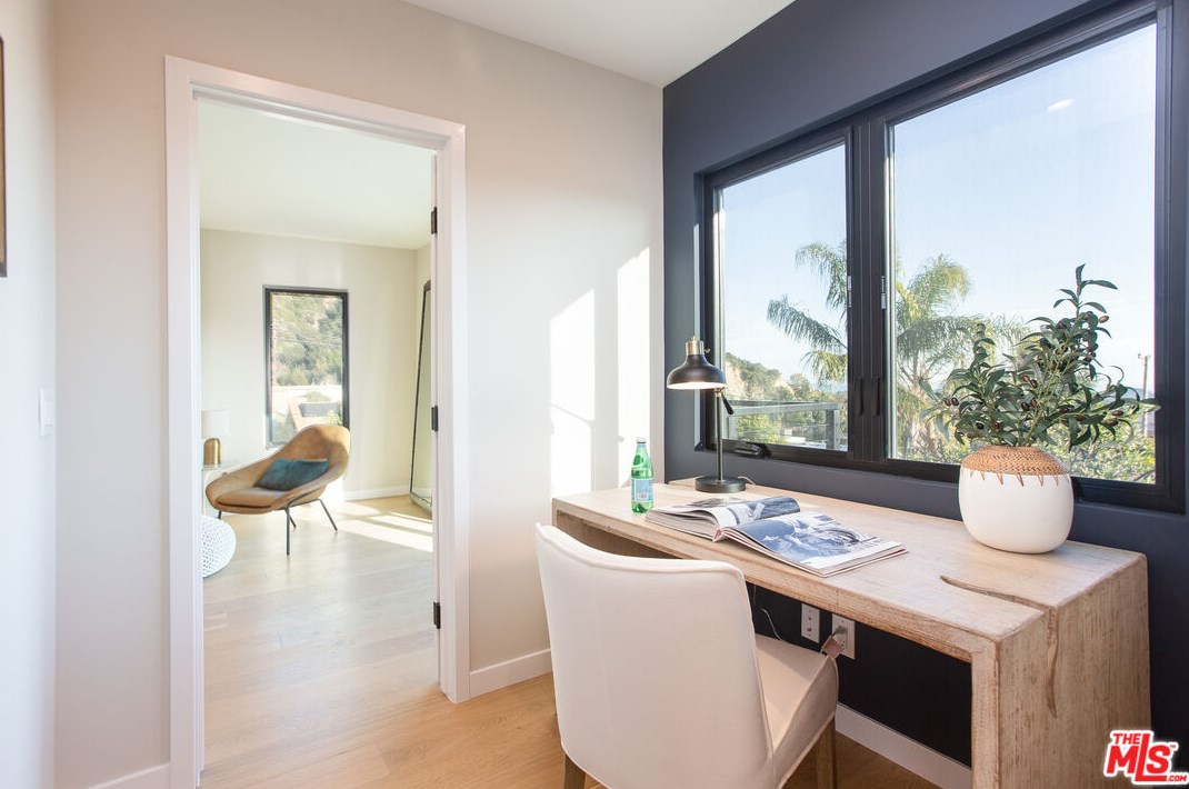 5514 Terrace Dr, Glendale CA  91214-1545 exterior