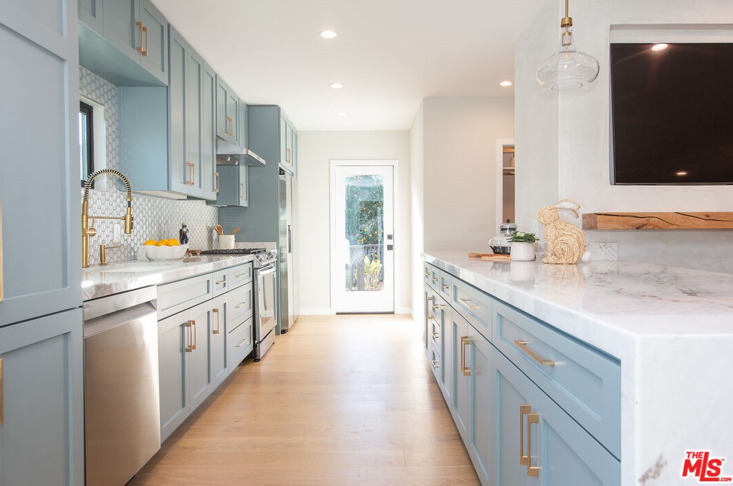 5514 Terrace Dr, Glendale CA  91214-1545 exterior