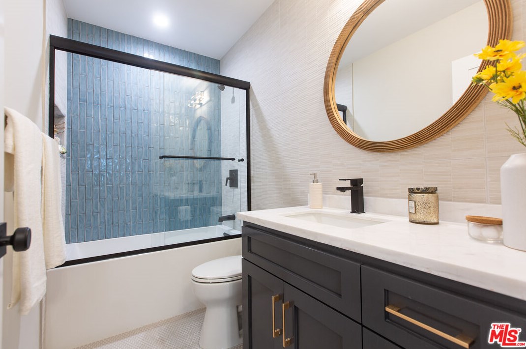 5514 Terrace Dr, Glendale CA  91214-1545 exterior