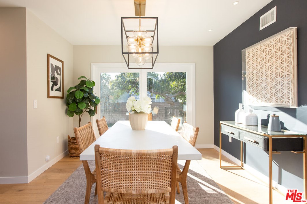 5514 Terrace Dr, Glendale CA  91214-1545 exterior