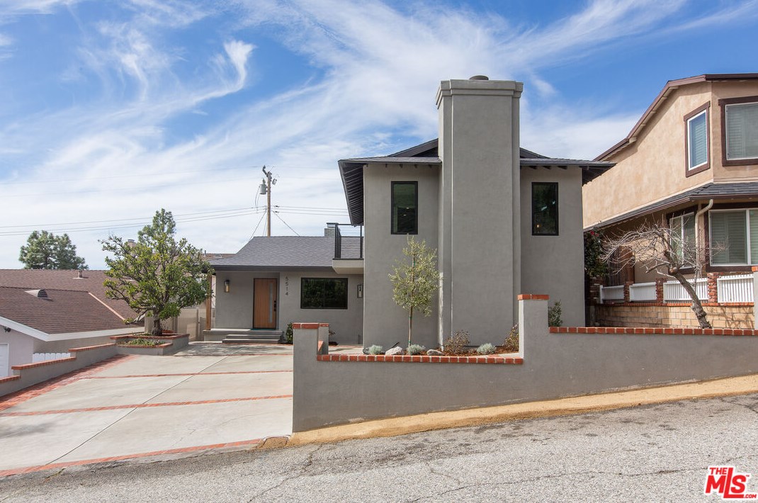 5514 Terrace Dr, Glendale CA  91214-1545 exterior