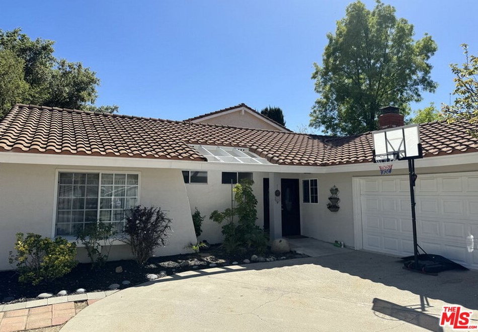 27388 Oak Summit Rd, Calabasas, CA 91301