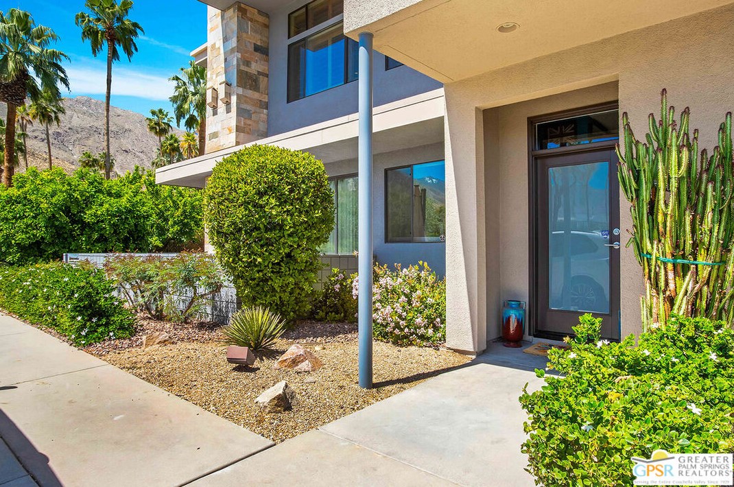 780 E Palm Canyon Dr #201, Palm Springs, CA 92264