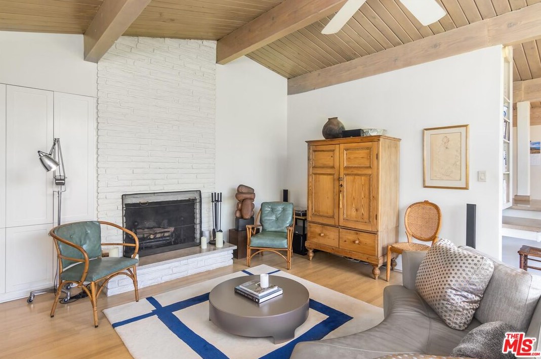 2430 Rinconia Dr, Los Angeles CA  90068-2222 exterior