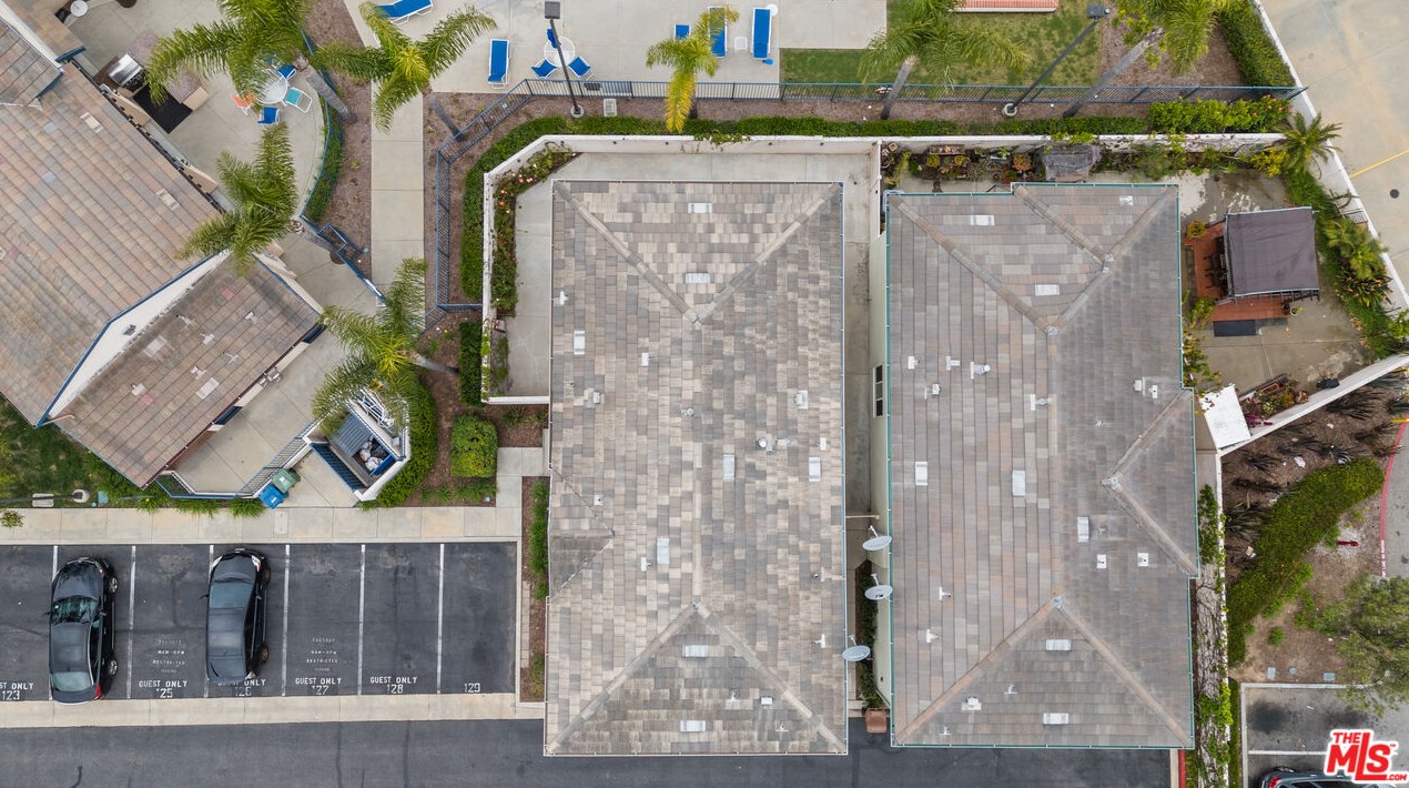 2596 Griffith Ct, Hawthorne CA  90250-1662 exterior