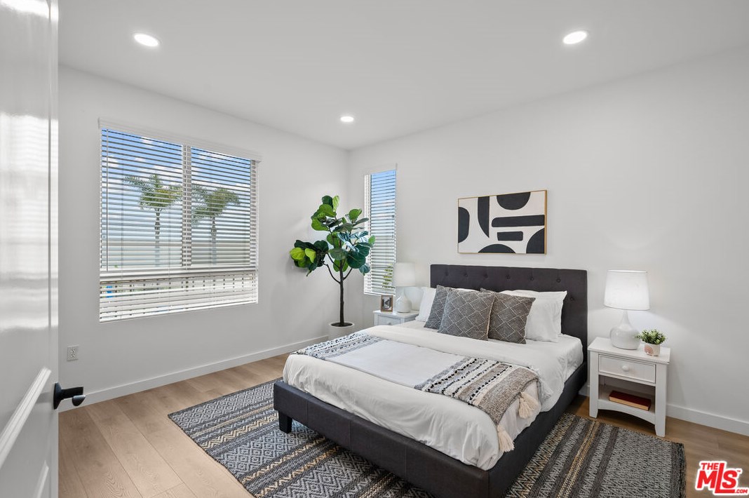 2596 Griffith Ct, Hawthorne CA  90250-1662 exterior