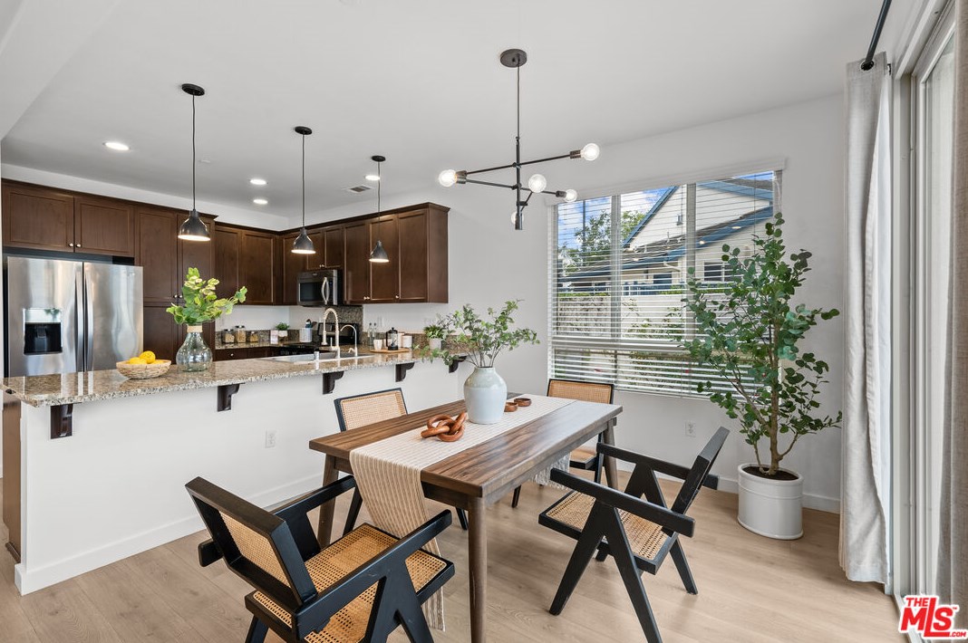 2596 Griffith Ct, Hawthorne CA  90250-1662 exterior