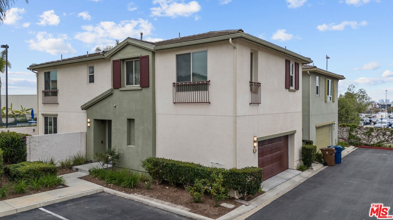 2596 Griffith Ct, Hawthorne, CA 90250