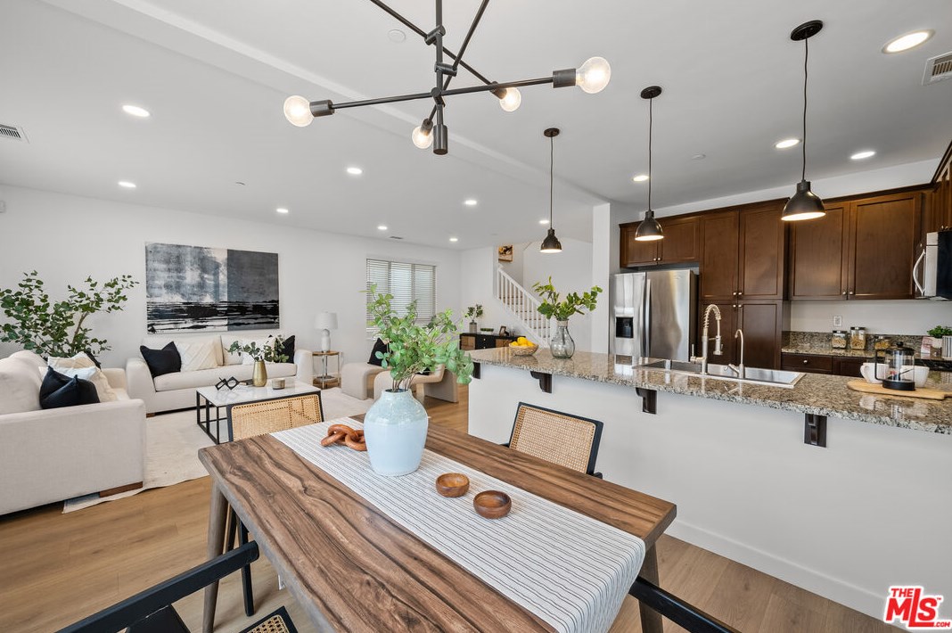 2596 Griffith Ct, Hawthorne CA  90250-1662 exterior