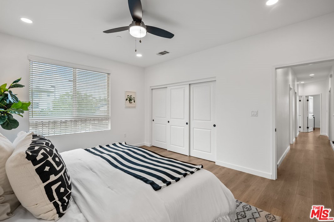 2596 Griffith Ct, Hawthorne CA  90250-1662 exterior