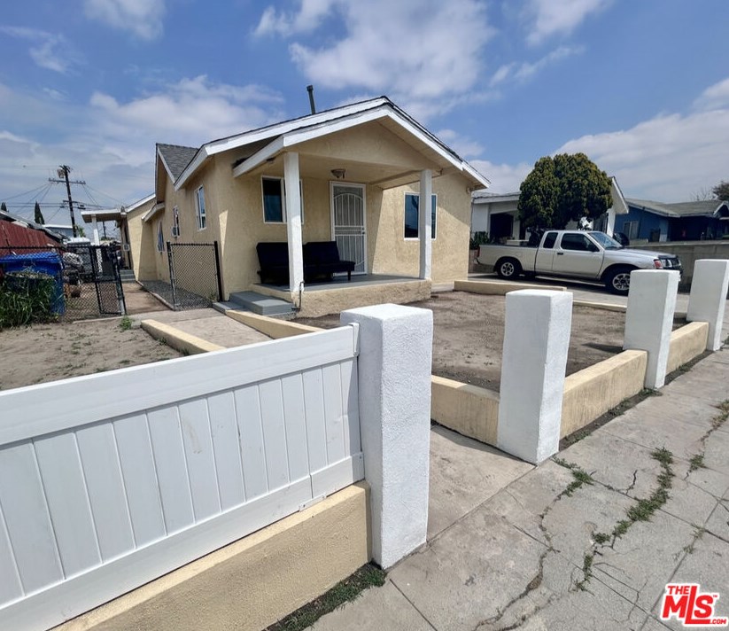 2017 E 112th St, Los Angeles, CA 90059