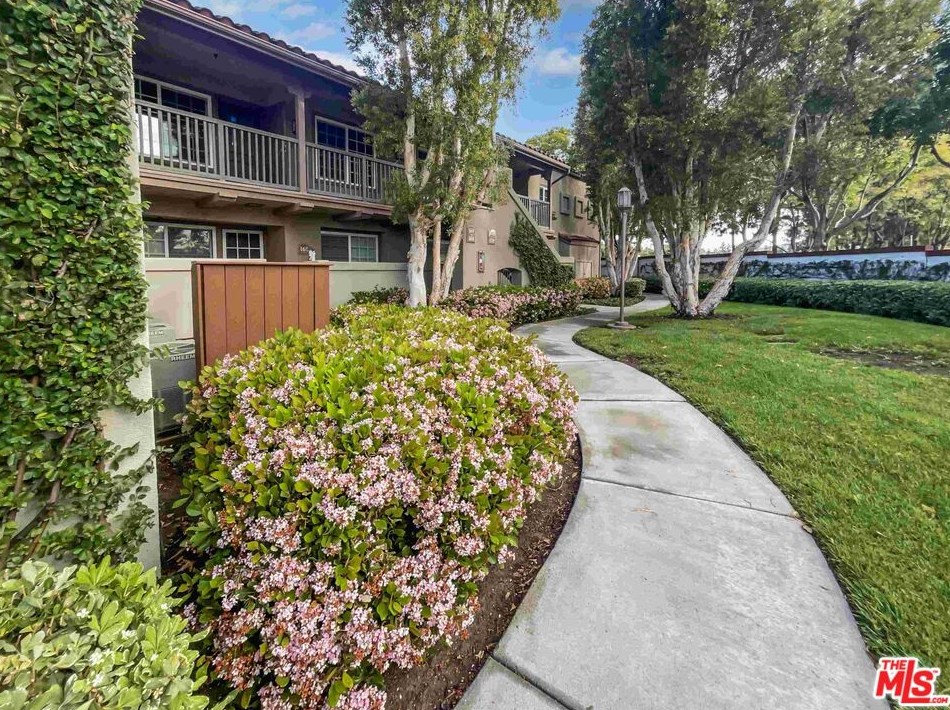 2800 Keller Dr, Tustin CA  92782-1002 exterior