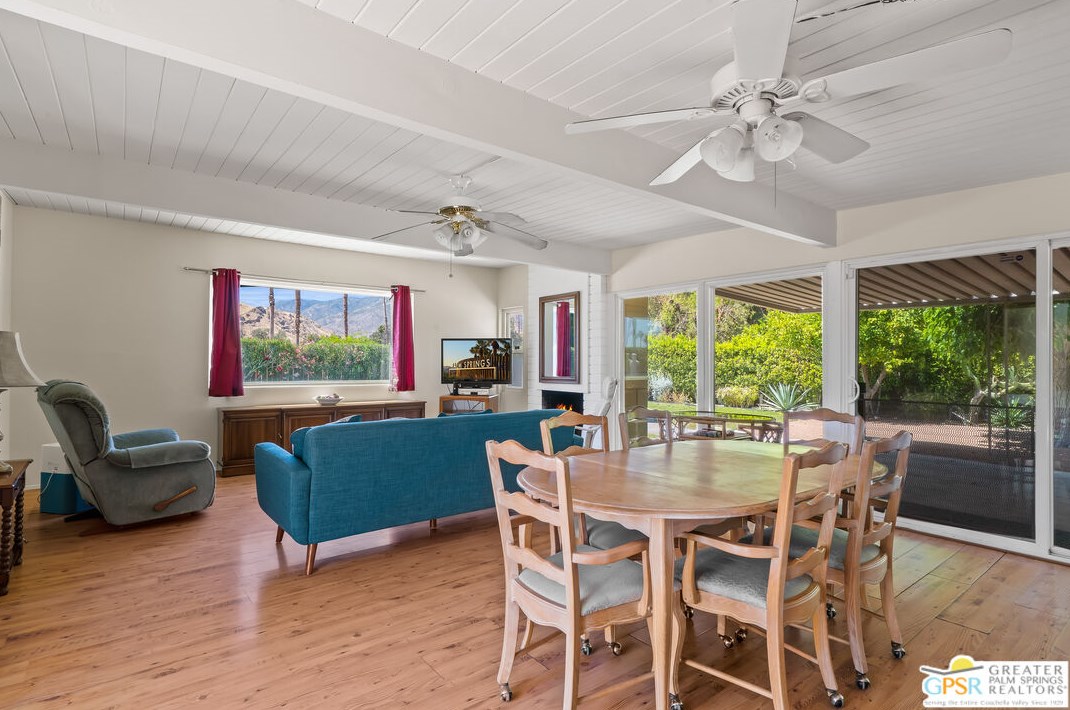 697 Beverly Dr, Palm Springs, CA 92264-8240