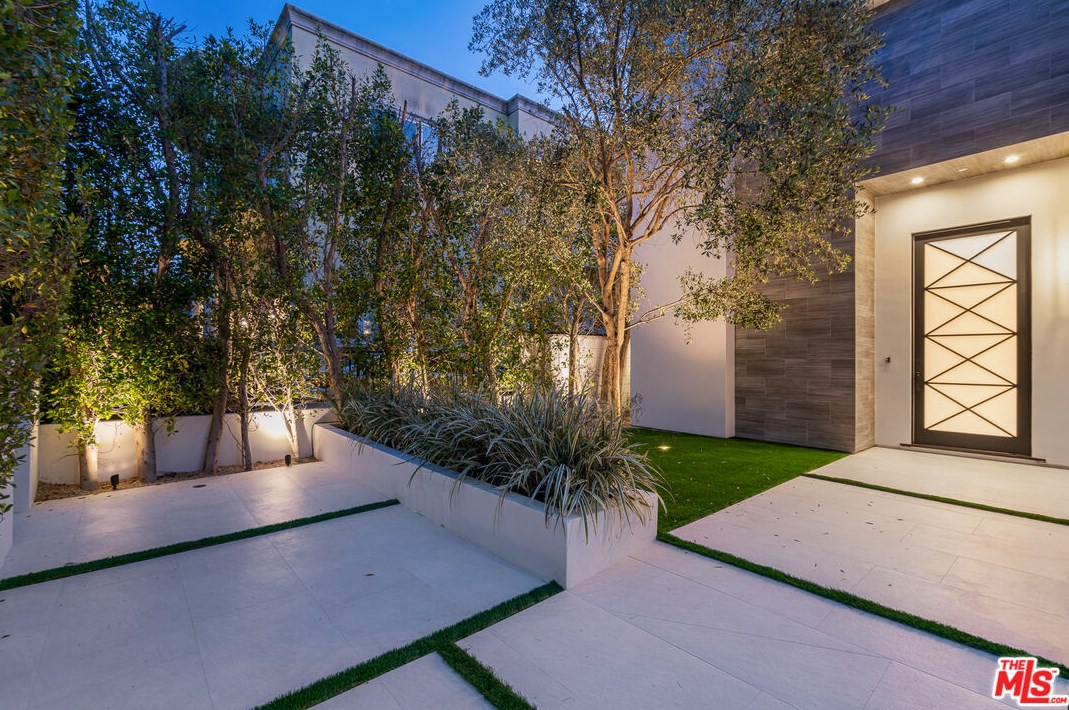 123 S La Peer Dr, Los Angeles, CA 90048