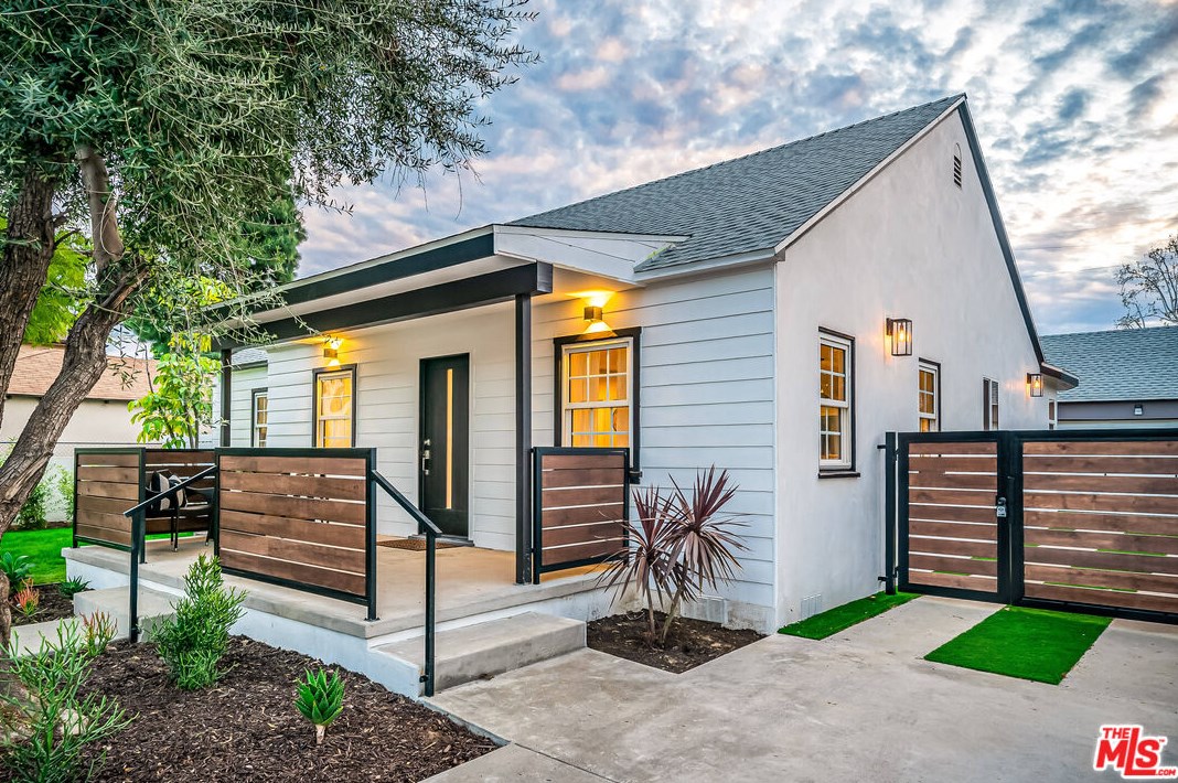5619 Bellingham Ave, North Hollywood, CA 91607
