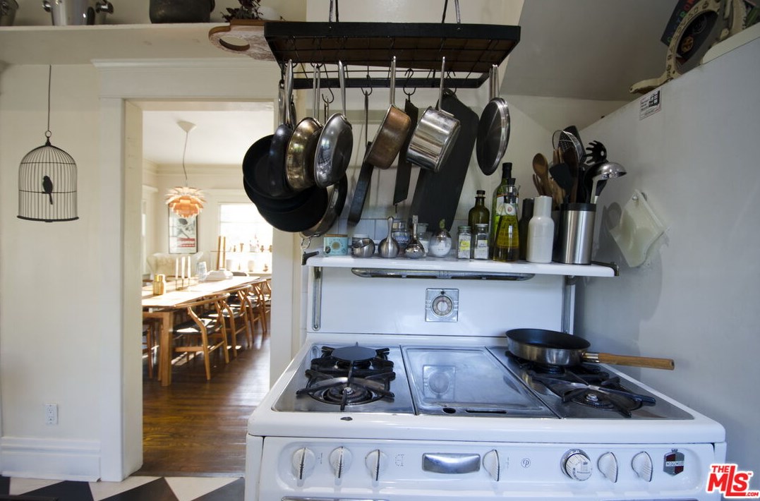 540 Gower St, Los Angeles CA  90004-1302 exterior