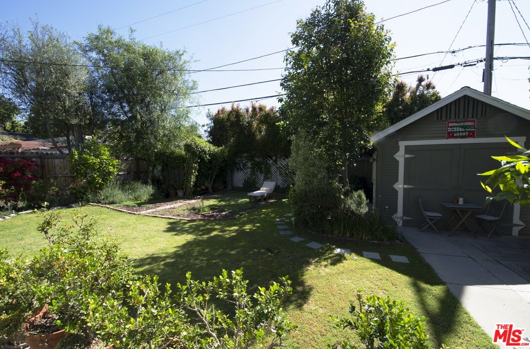 540 Gower St, Los Angeles CA  90004-1302 exterior